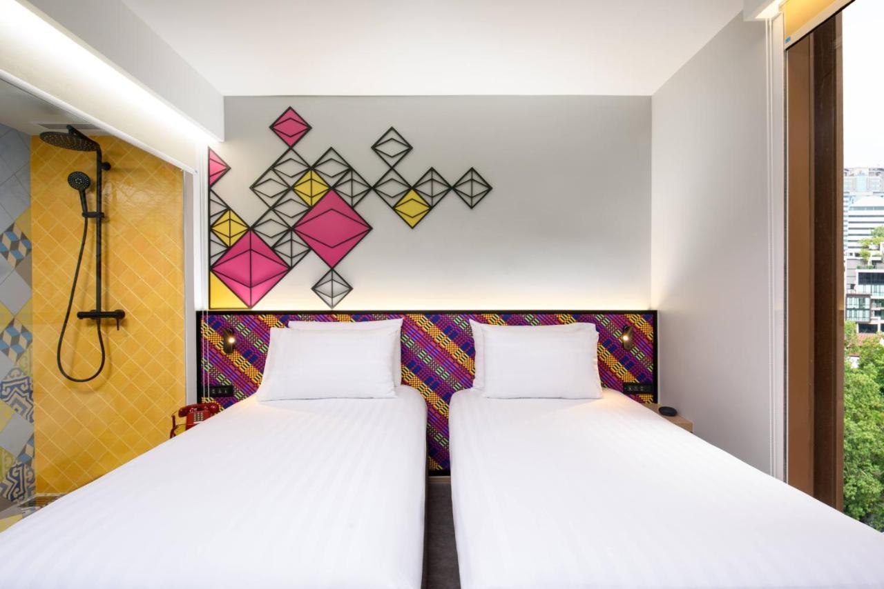 Superior Twin Room with Atrium View