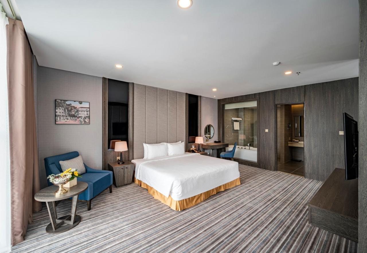 Executive Suite,1011146959:JPEG