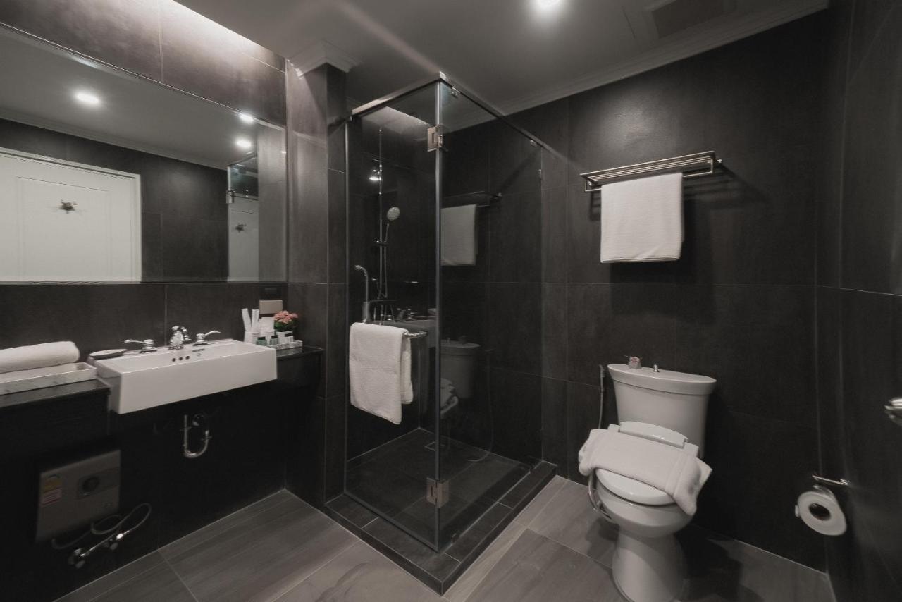 Grand Premier Room