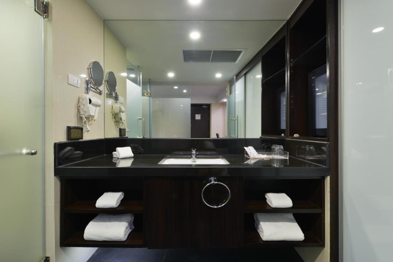 Premier Deluxe Twin Room