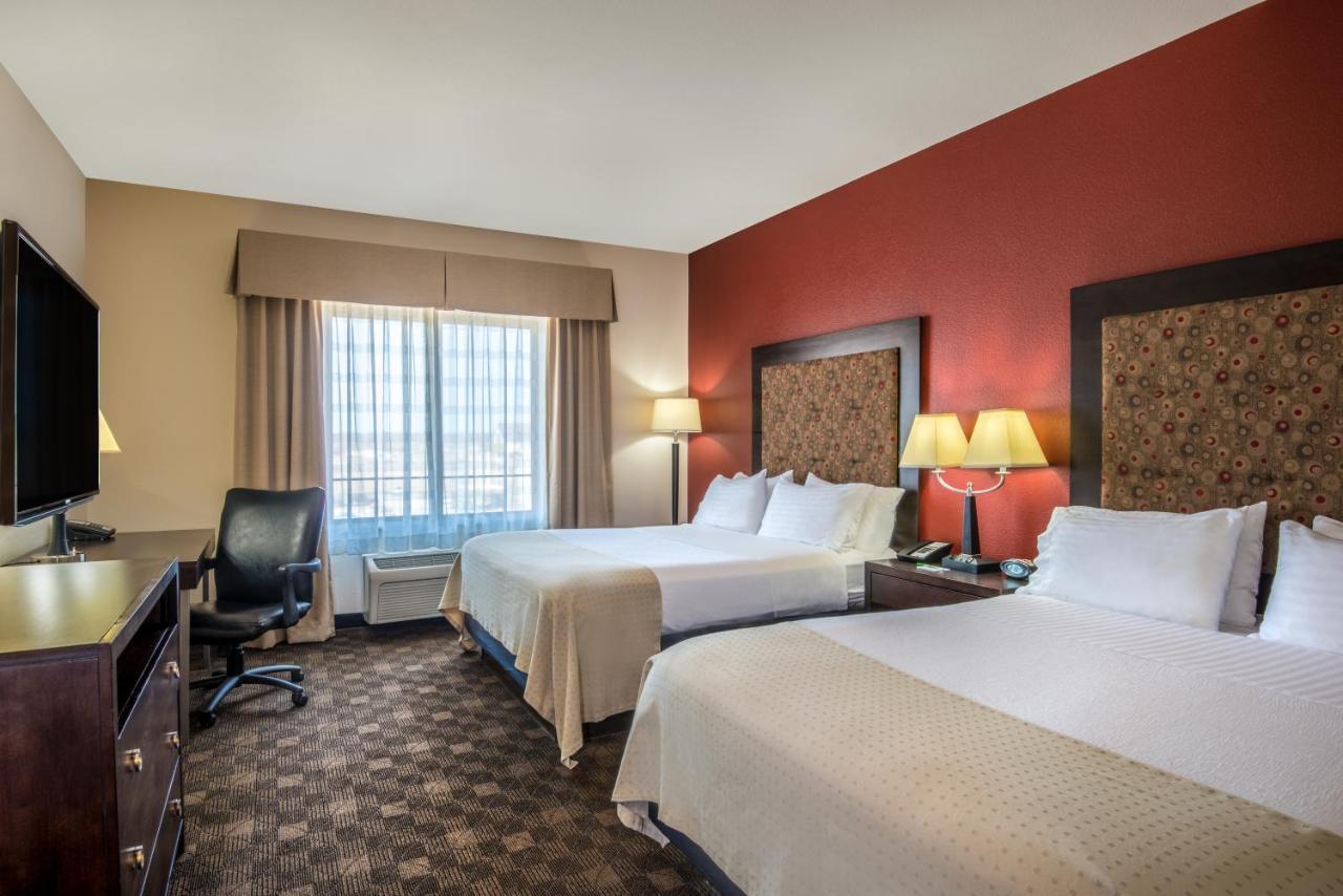 Standard Queen Room with Two Queen Beds