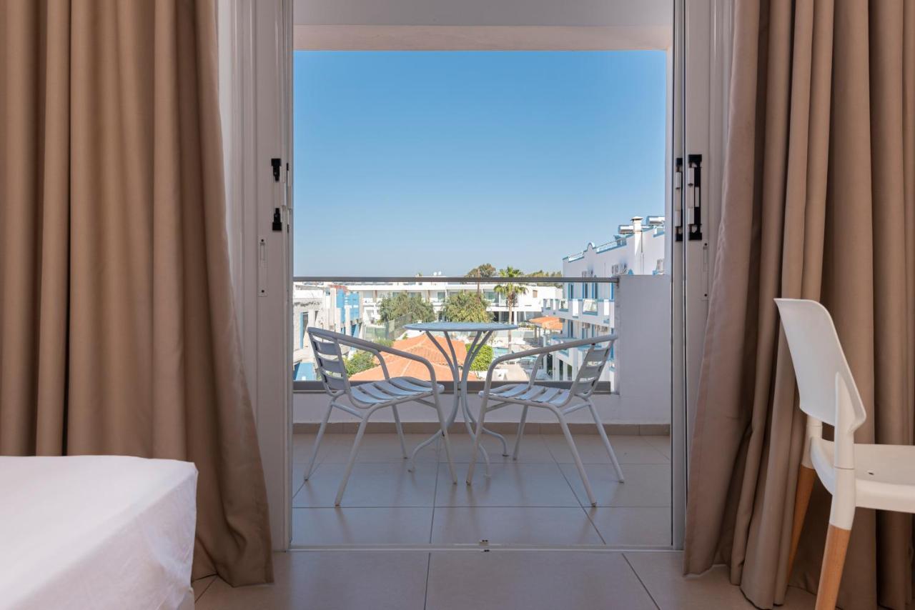 One-Bedroom Apartment,1111136010:JPEG