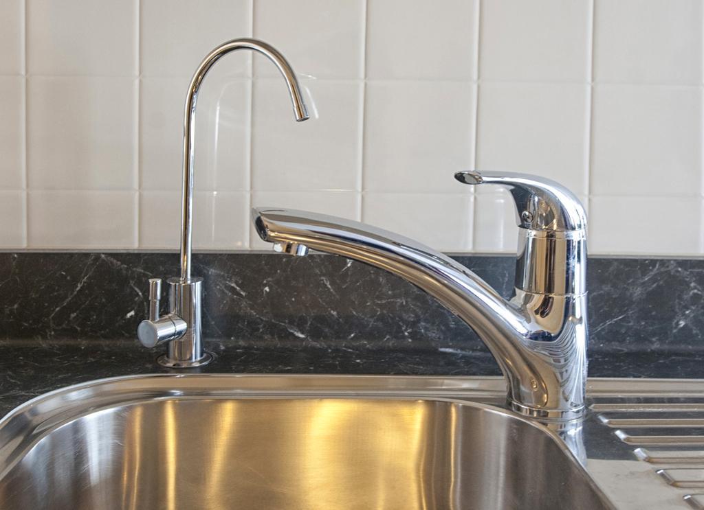 Deluxe Triple Studio,705675643:JPEG