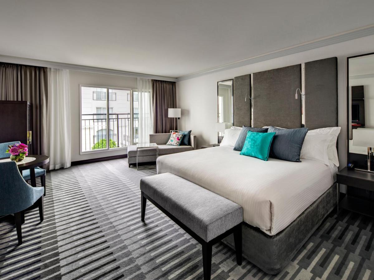 One-Bedroom Suite with Courtyard View