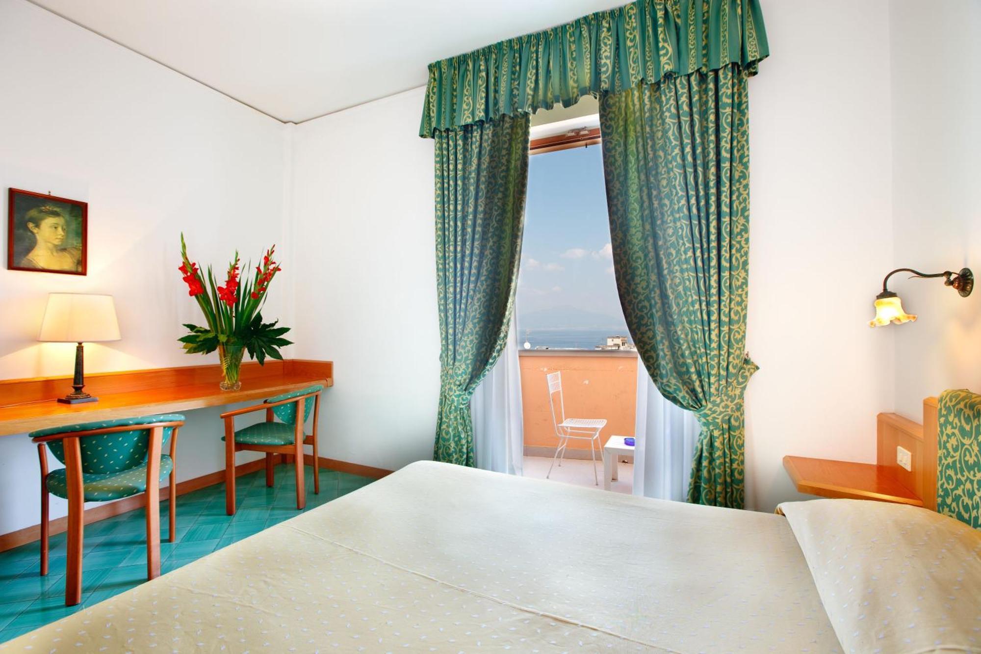 Triple Room with Sea View