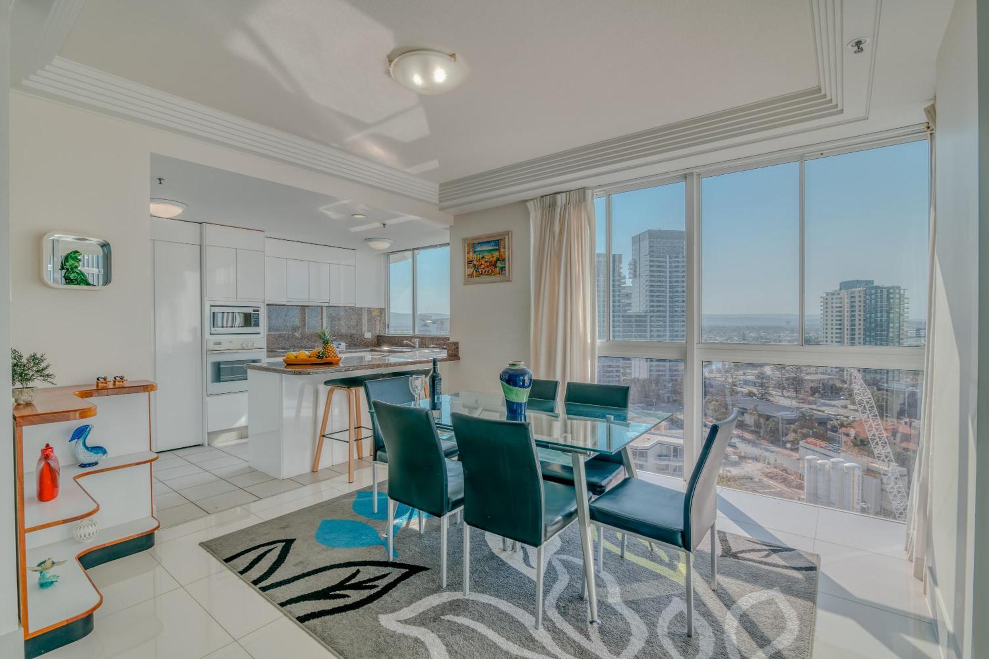 Three Bedroom Superior Apartment Low floor Ocean View,1212643045:JPEG
