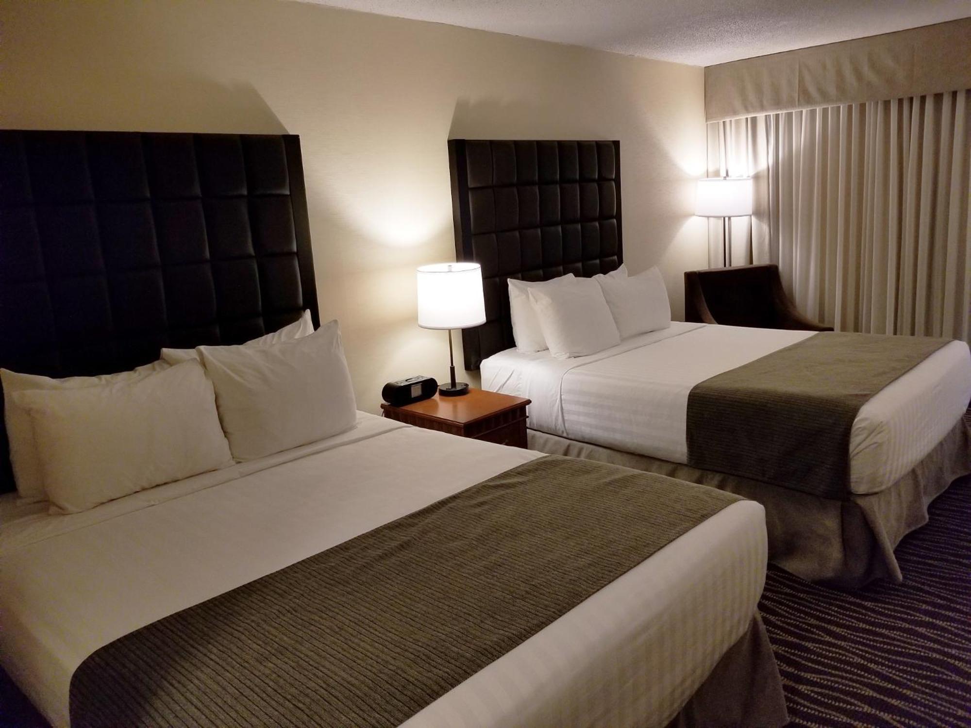 Queen Room Two Queen Beds Pool View Ground Floor,1453513474:JPEG