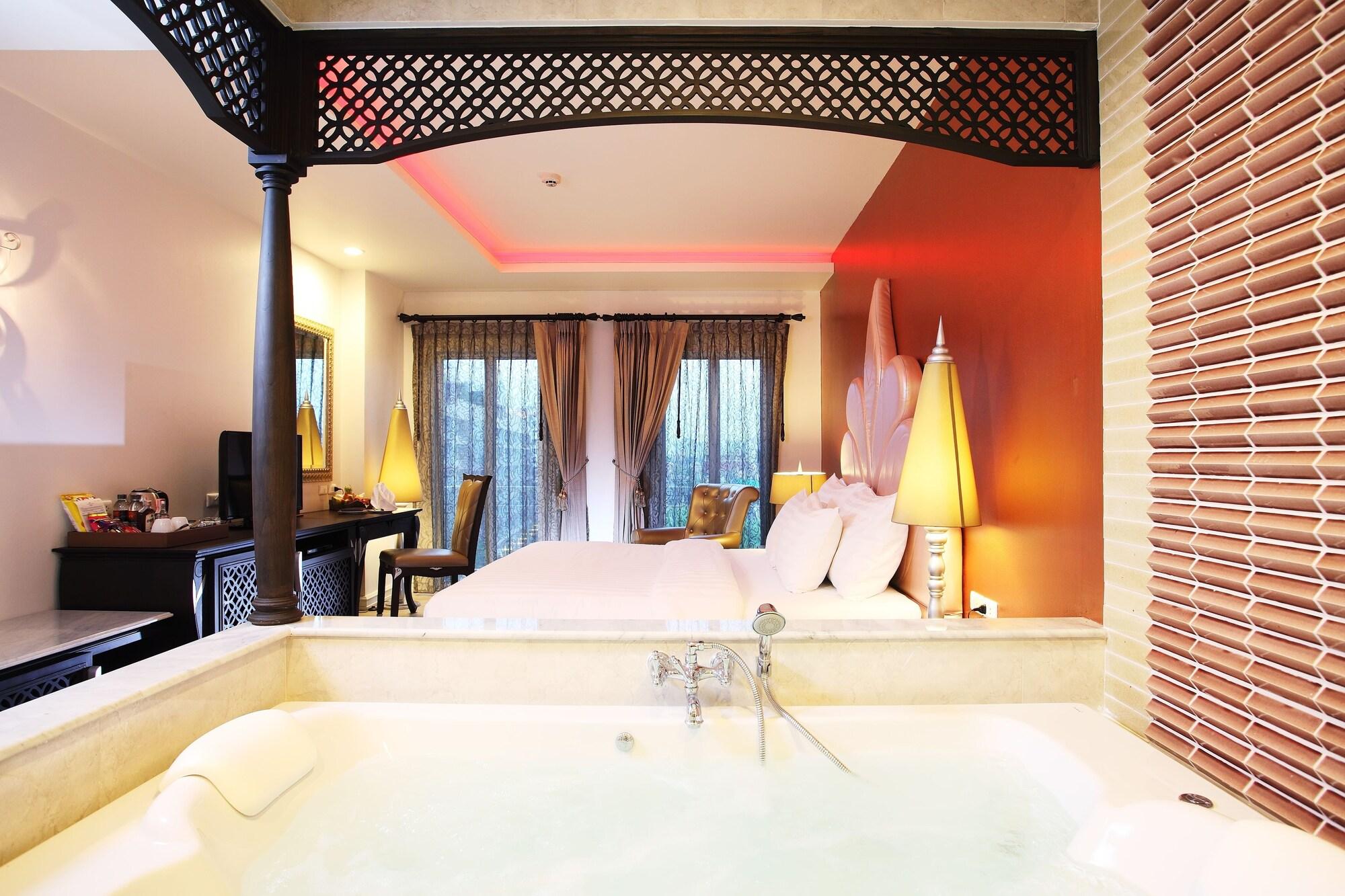 Deluxe Double Room 24 Hours Usage