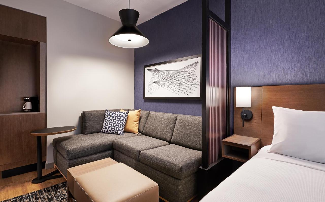 Queen Room with Two Queen Beds, Tub and Sofa Bed - Disability Access