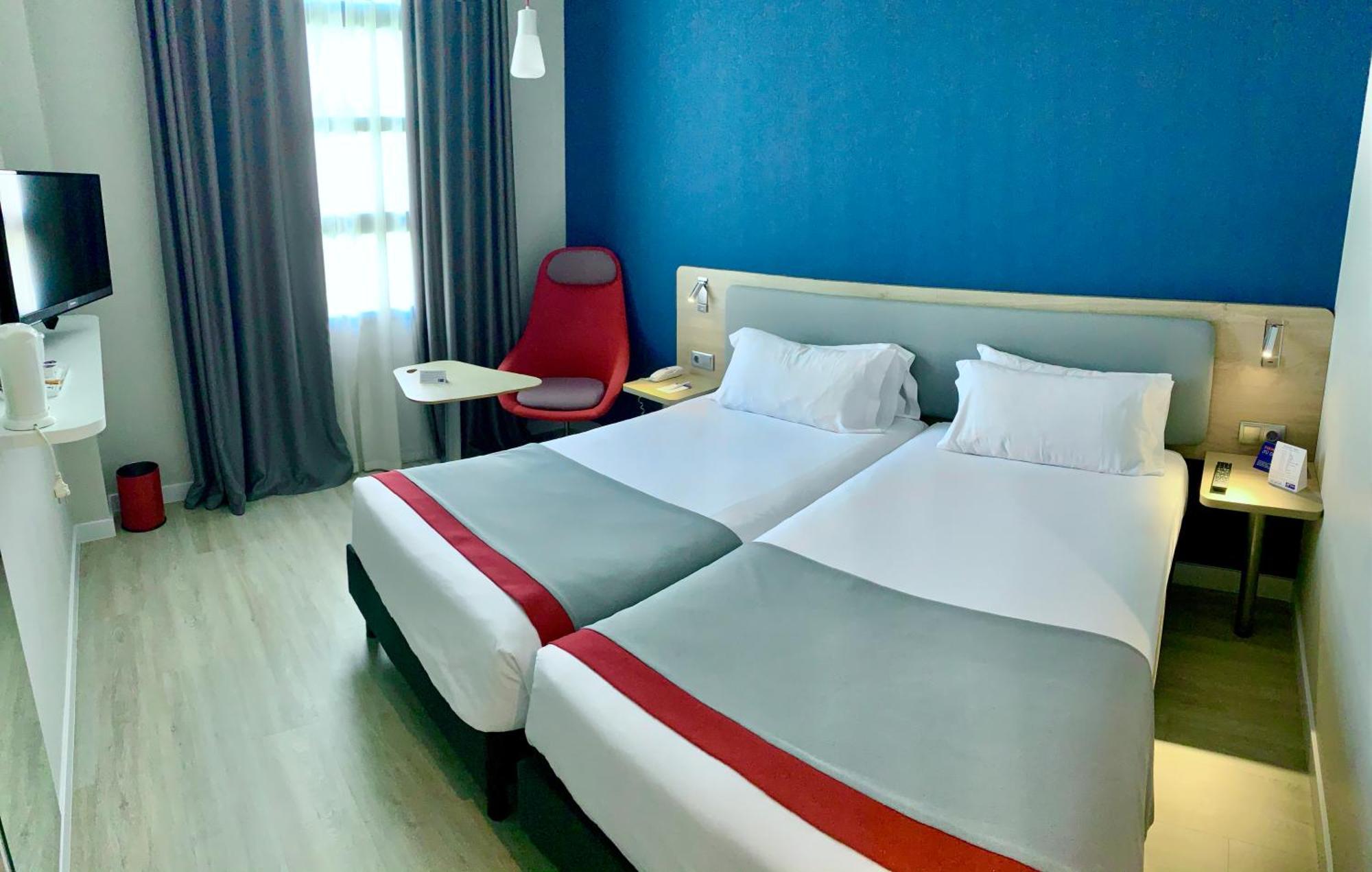 Standard Twin Room - Free Breakfast