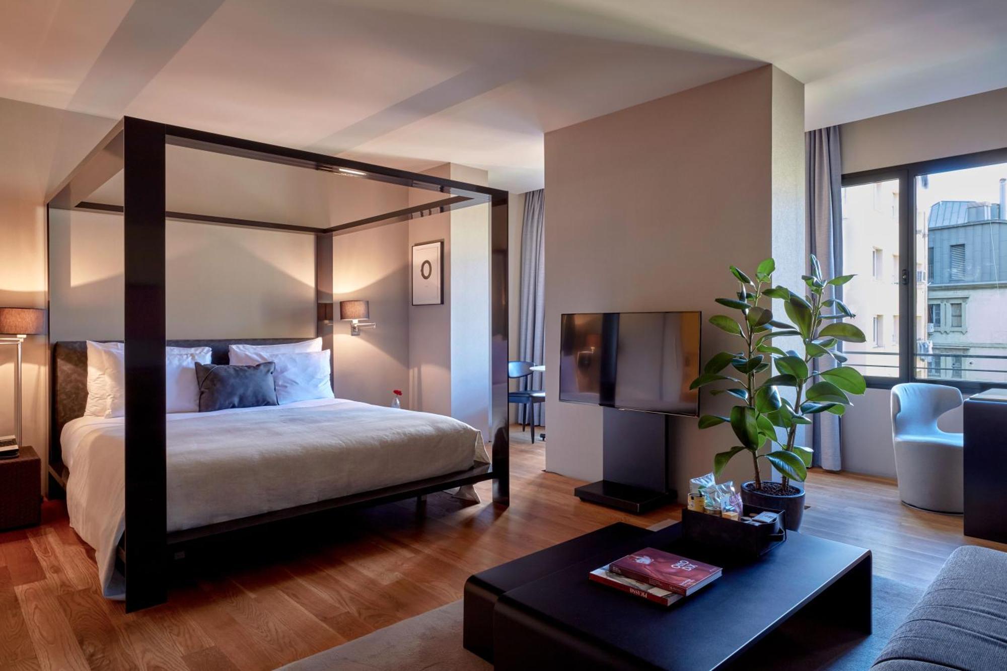 Suite with Garden View