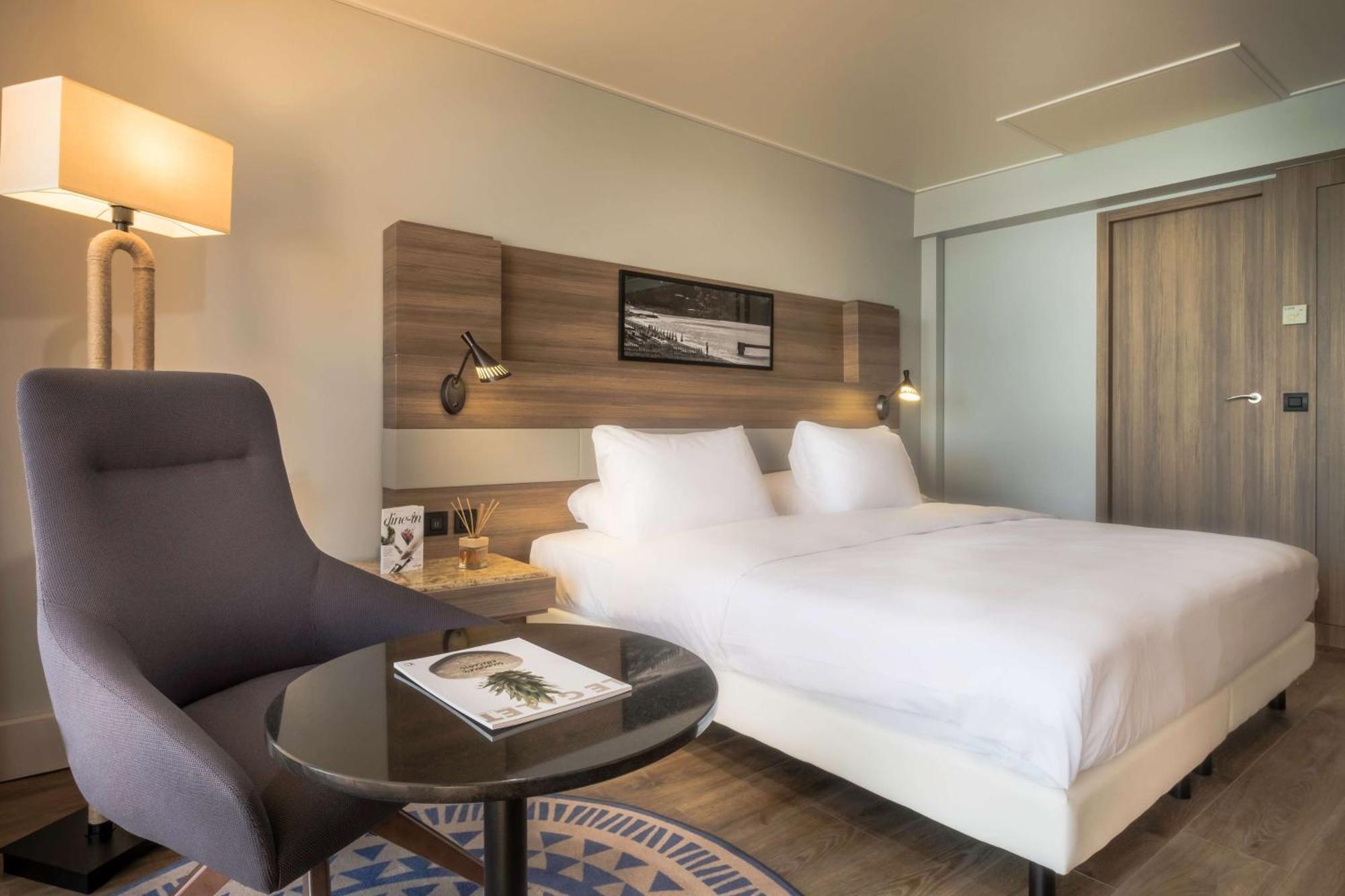 Friends & Family Stay: Multiple Rooms