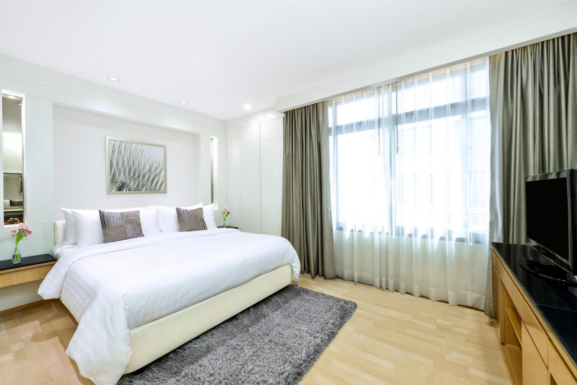 Executive Suite with Balcony