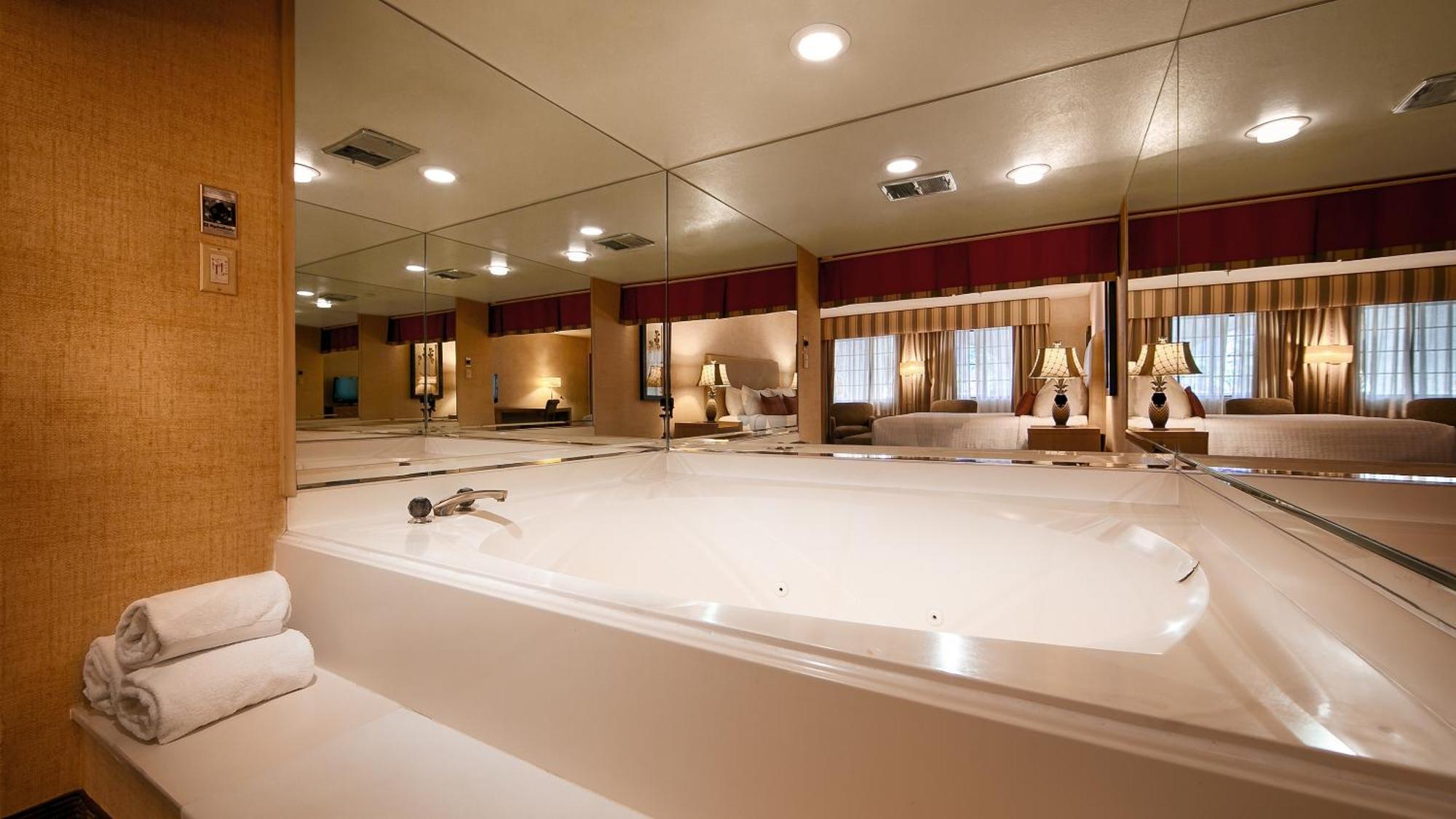King Room Hot Tub Non-Smoking