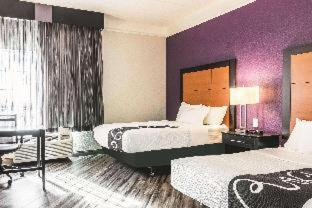 Deluxe Double Room with Two Double Beds - Mobility and Hearing Accessible/Non-Smoking,1276309198:JPEG