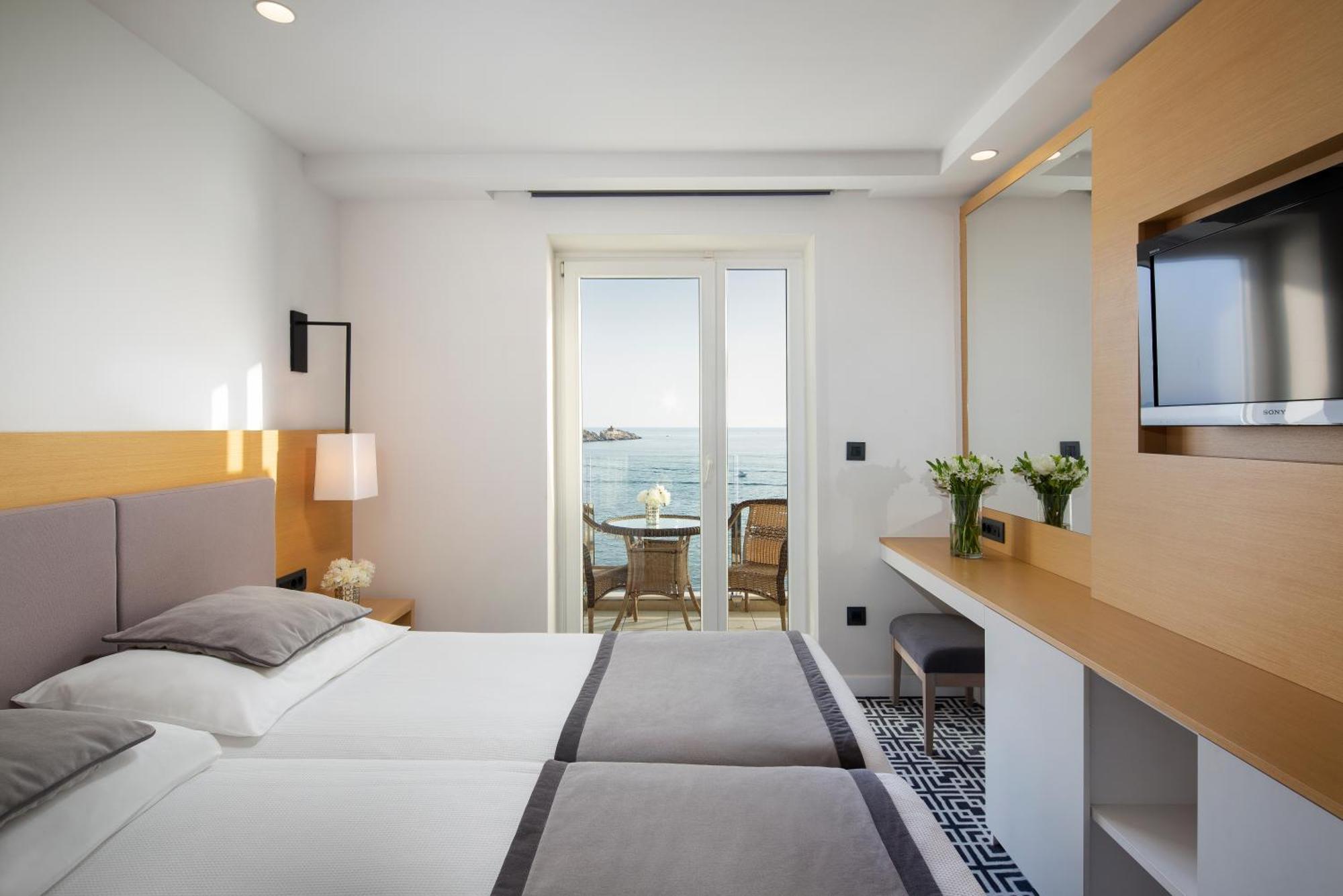 Panoramic Sea View Room Balcony,679776870:JPEG