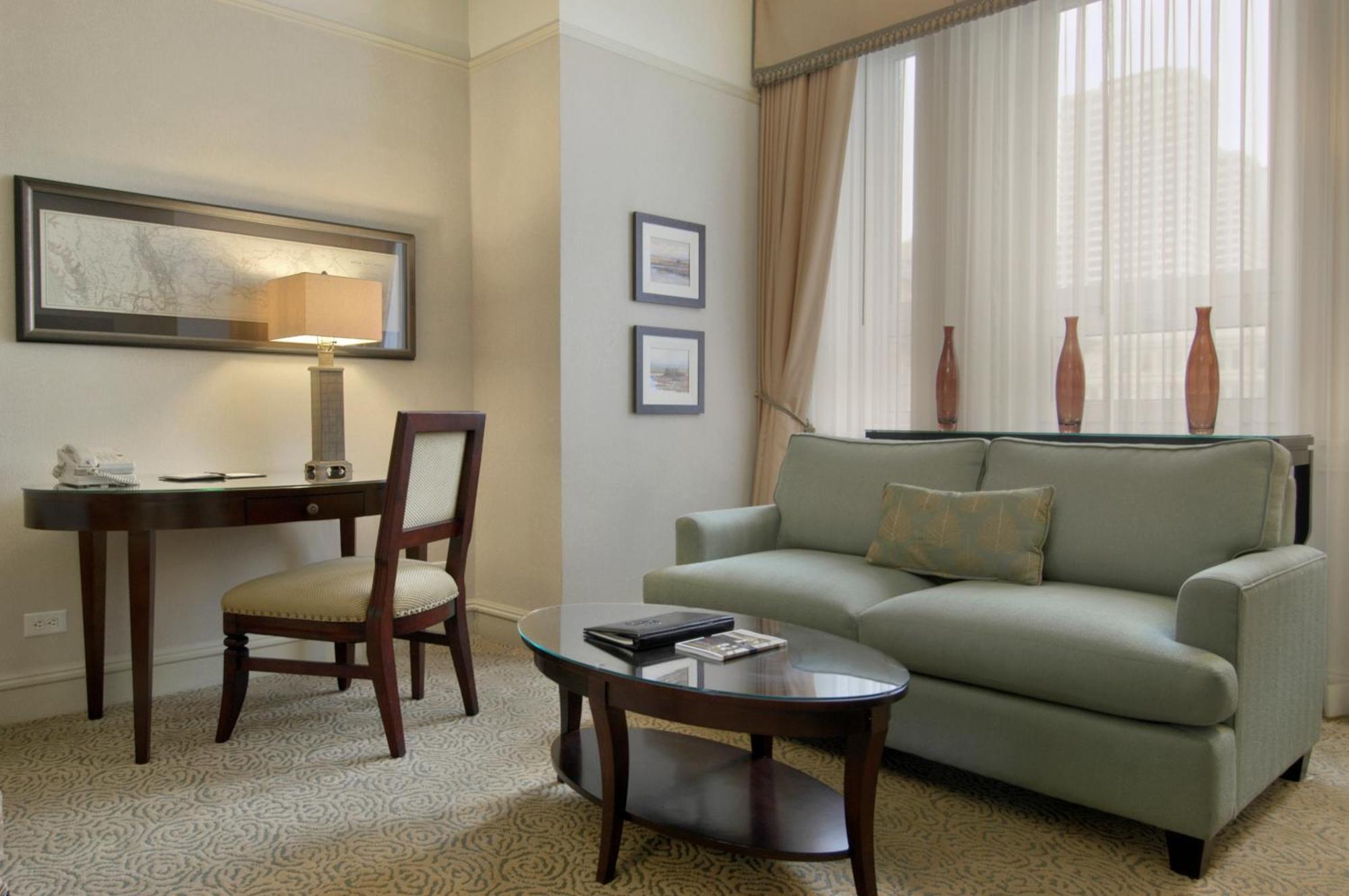 One-Bedroom King Suite,1717010822:JPEG