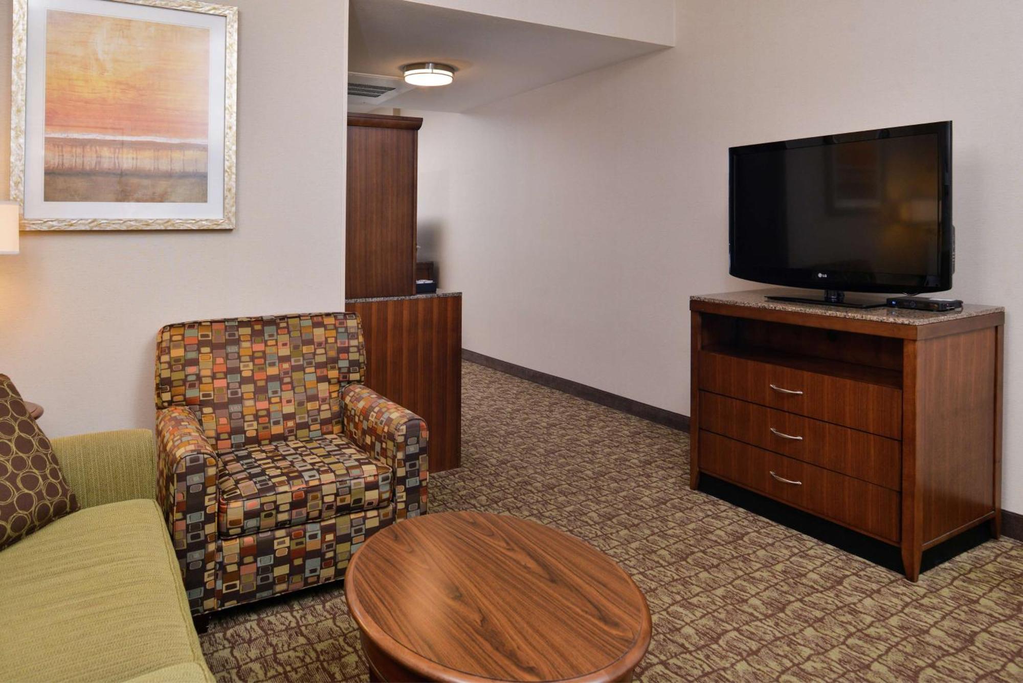 Junior King Suite with Sofa Bed