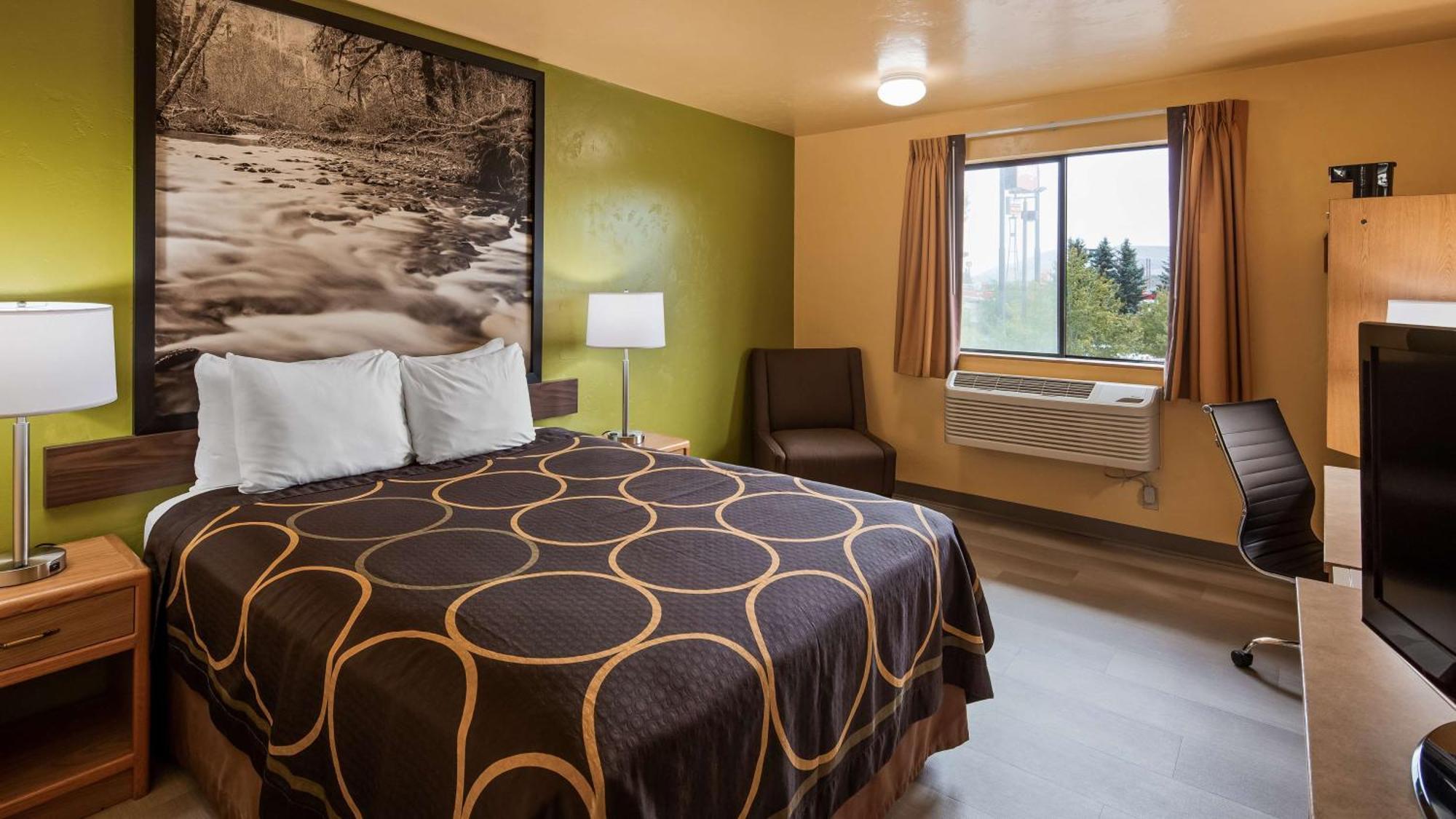 Queen Room