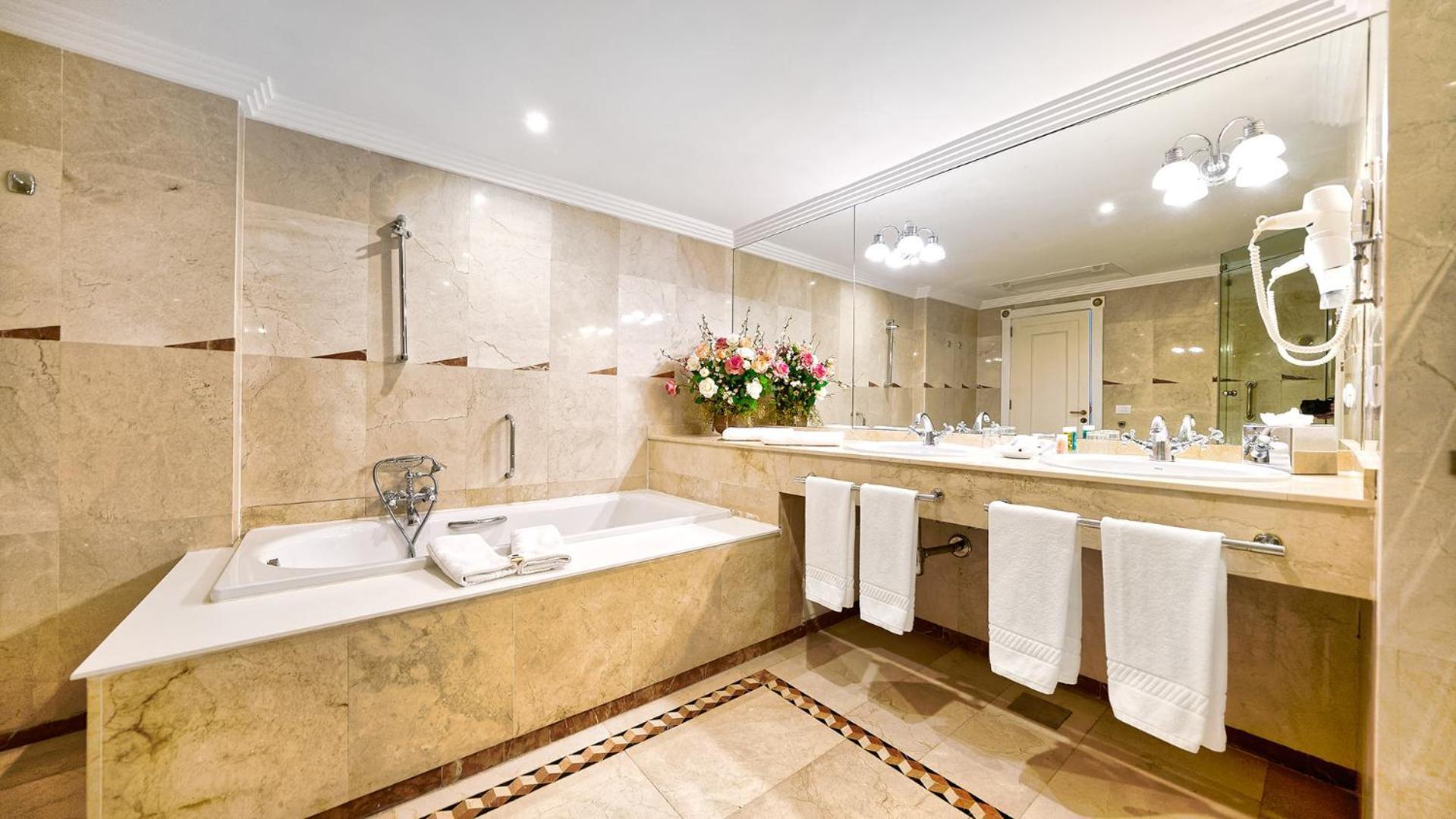 Suite with Sea View Spa Acces included