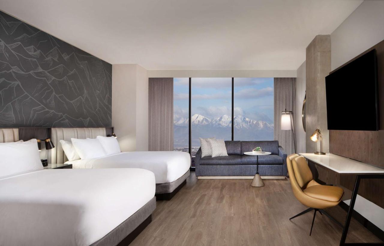 Queen Room with Two Queen Beds and View