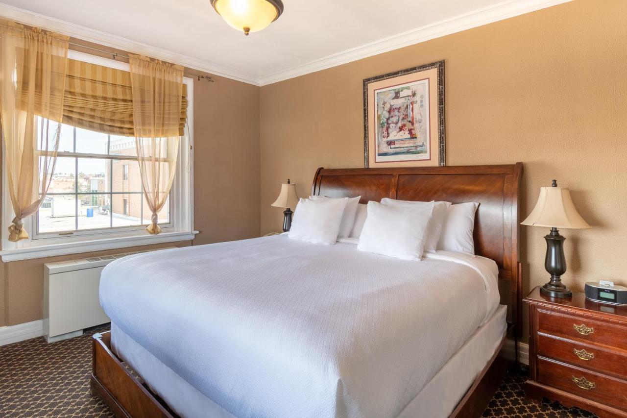 King Room,703354432:JPEG