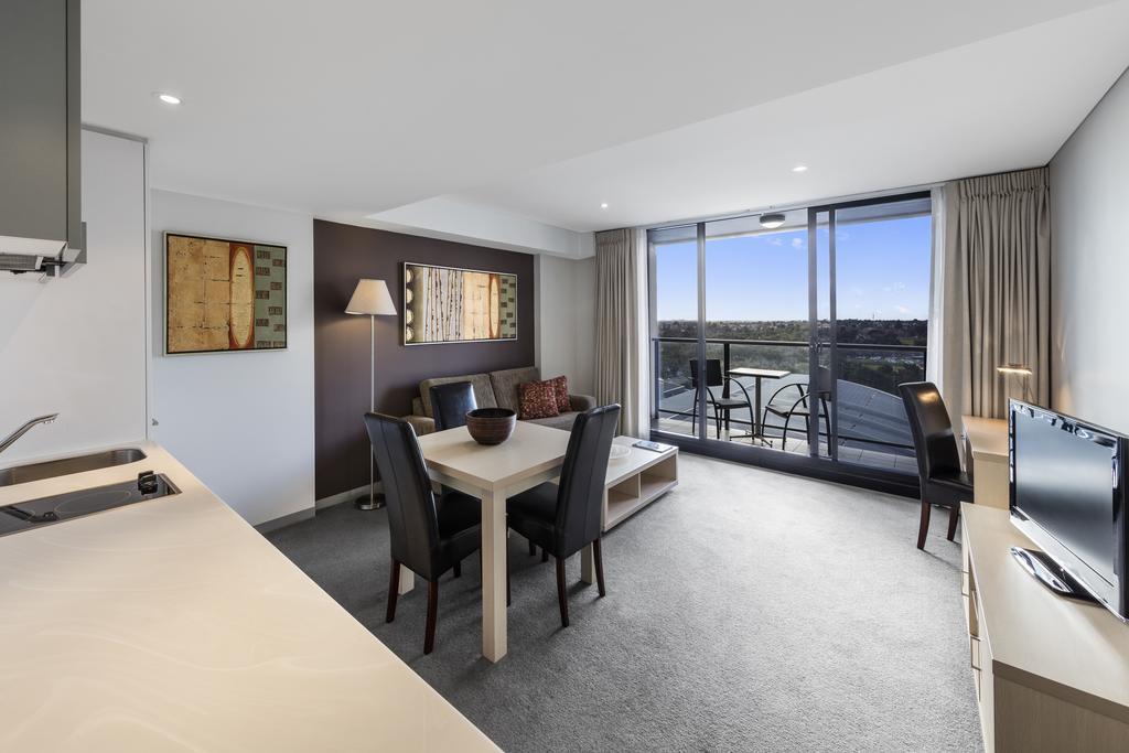 Deluxe One-Bedroom Apartment,140209752:JPEG