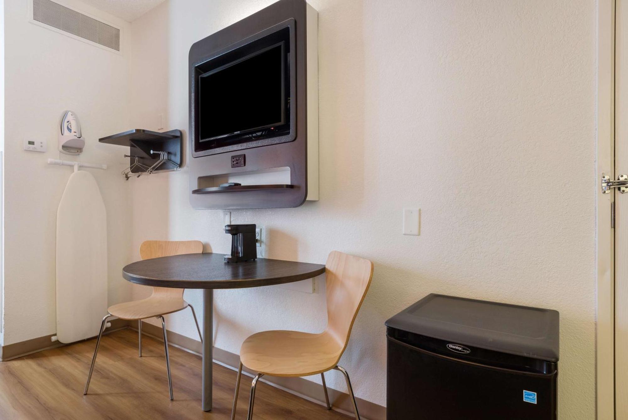 Classic Quadruple Room,1435237387:JPEG