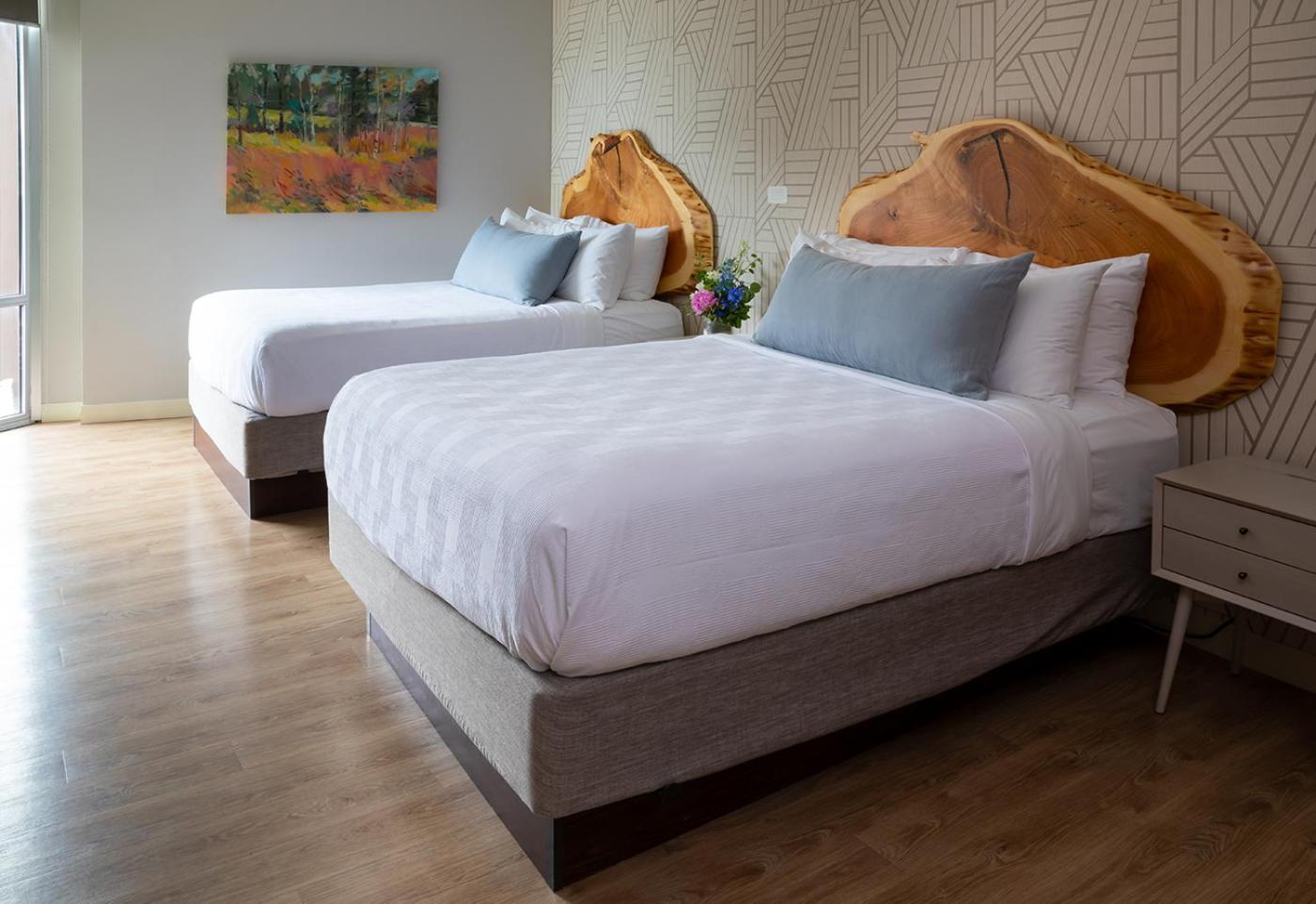 Deluxe Double Room with Side Sea View
