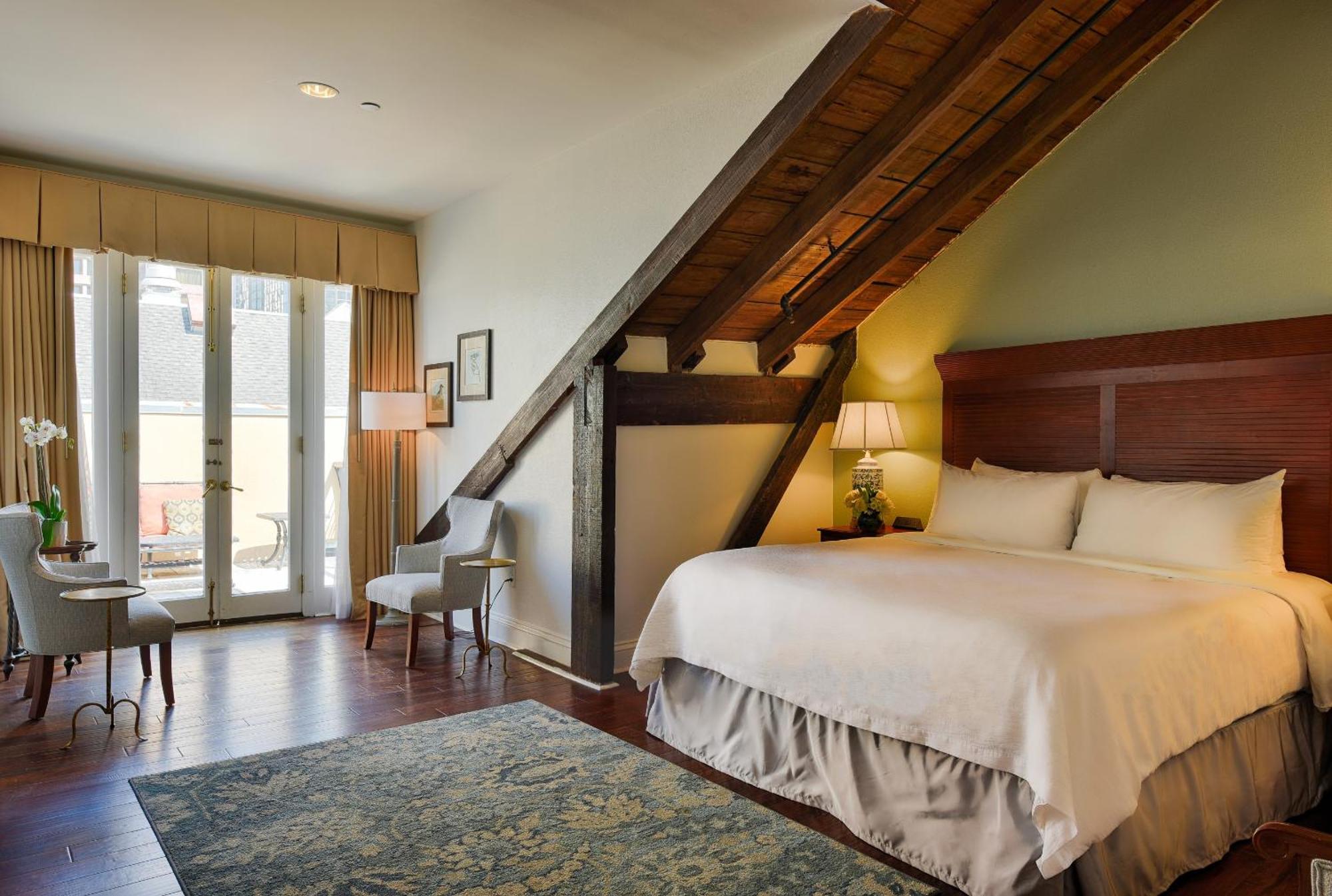 Premium King Room with Balcony