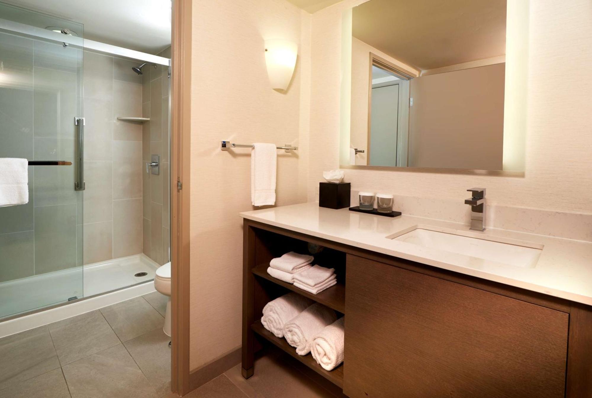 Two Room King Suite Mountain View,1551971812:JPEG