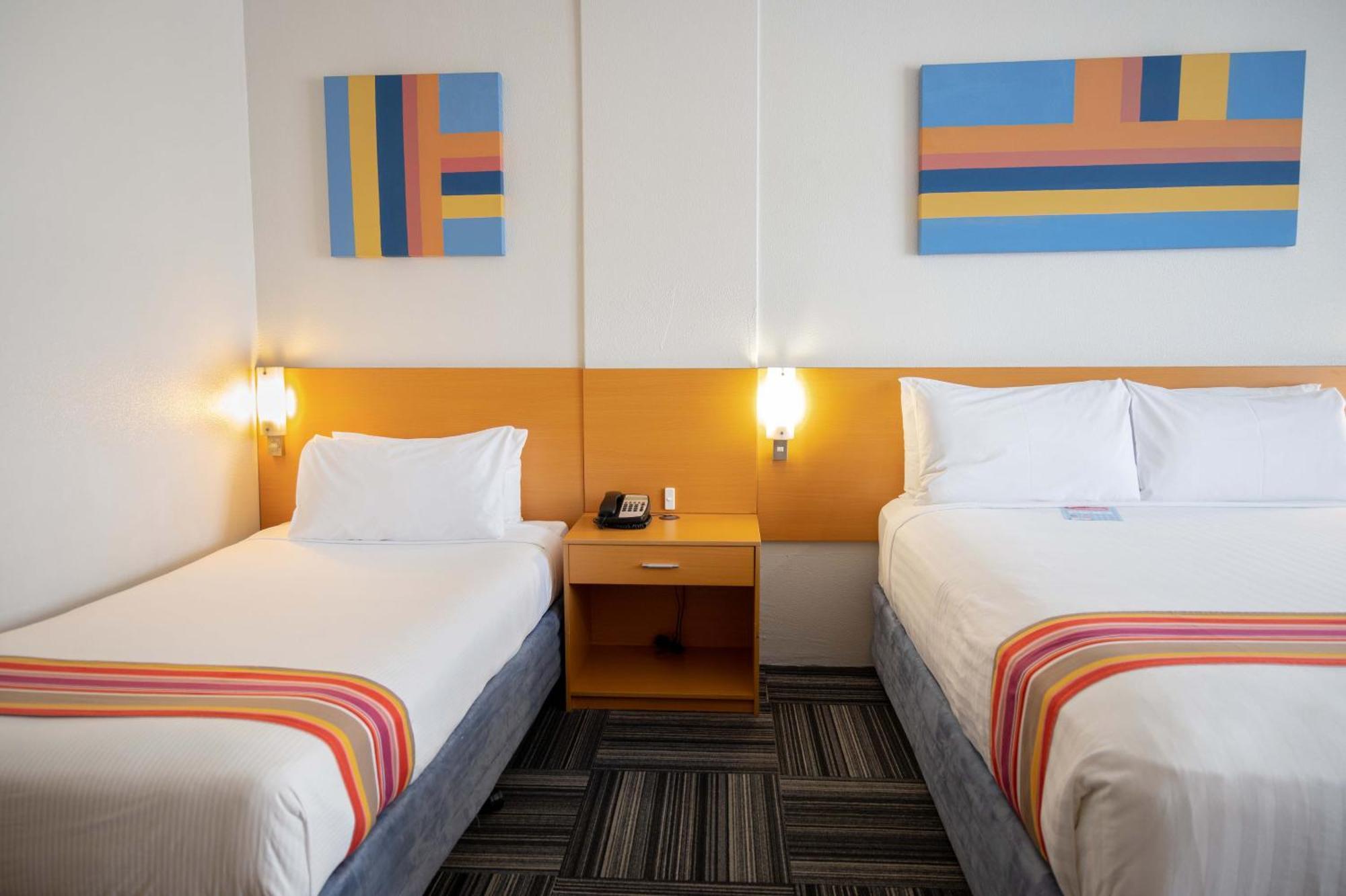 Resort Room,1558328464:JPEG