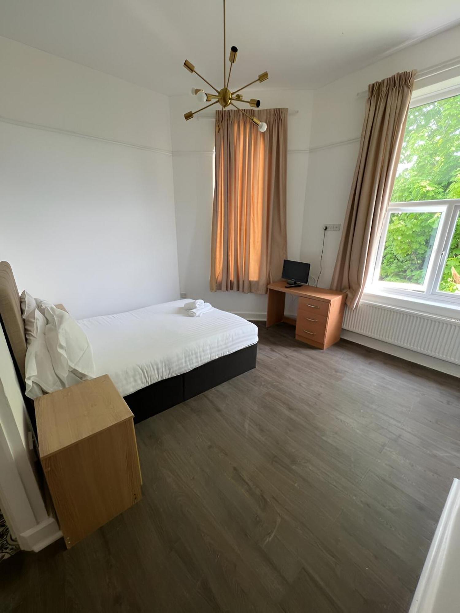 Small Single Room,1588047978:JPEG