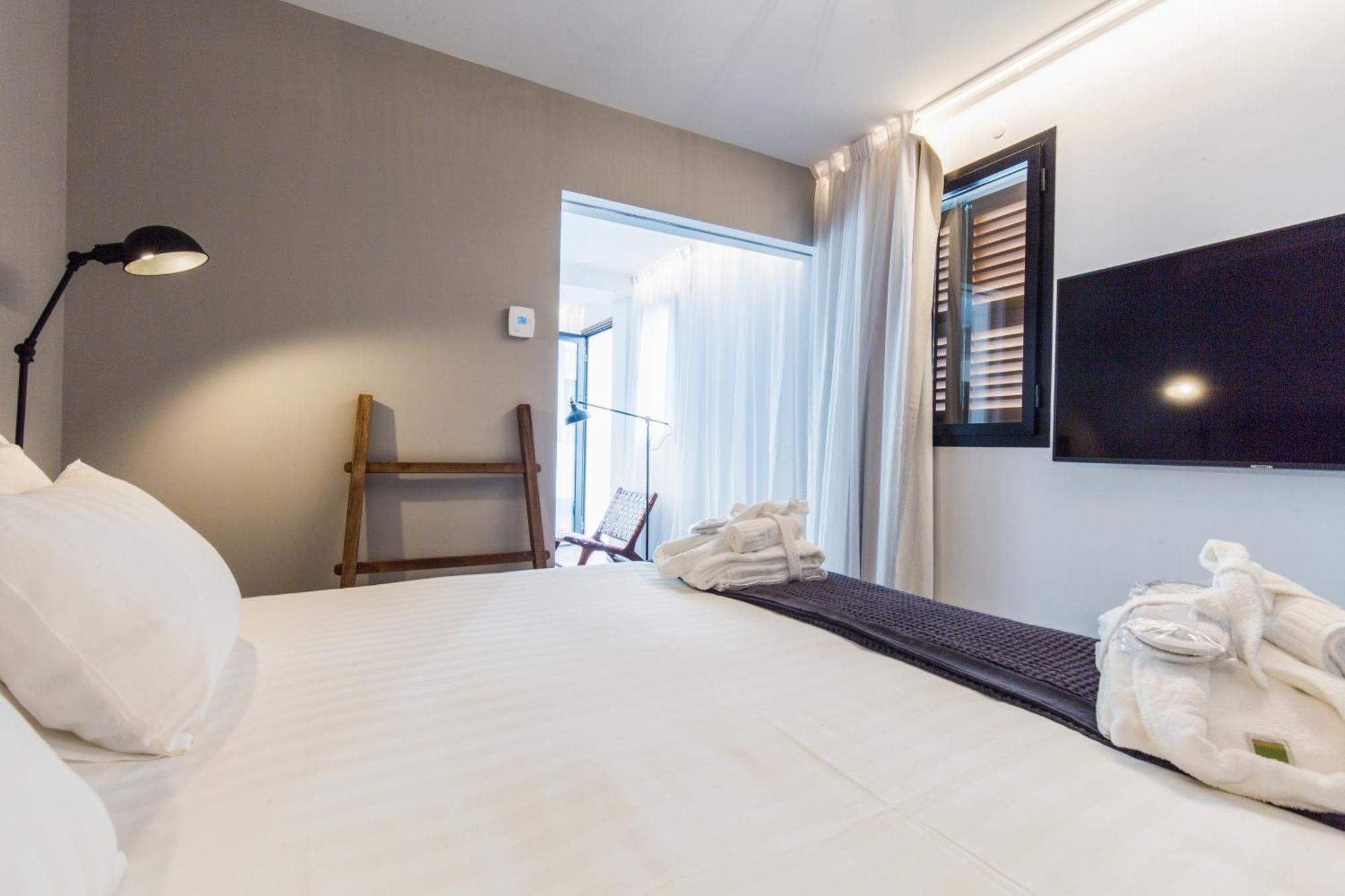 One-Bedroom Apartment,1580953819:JPEG