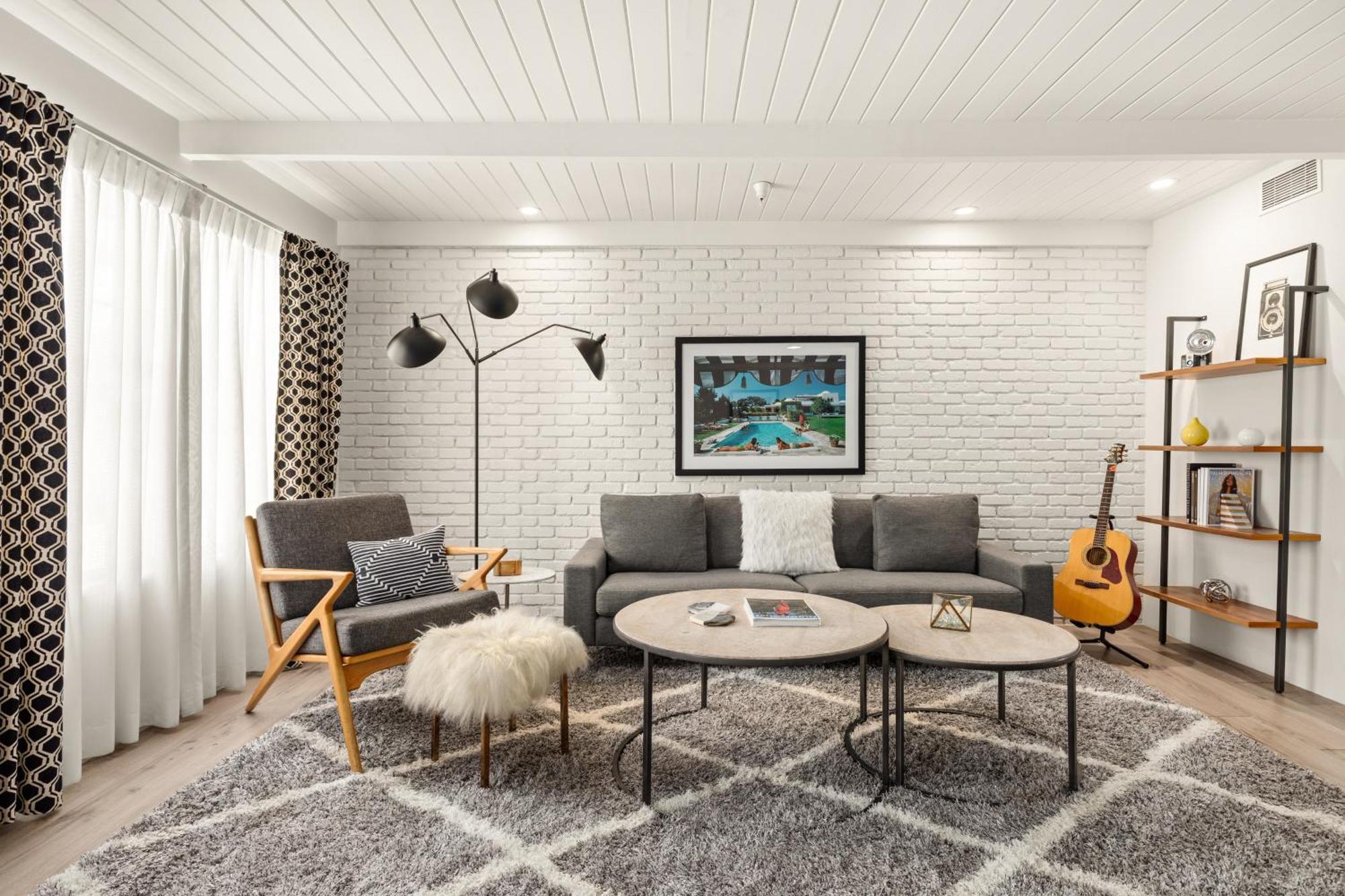 One-Bedroom Suite,1583171118:JPEG