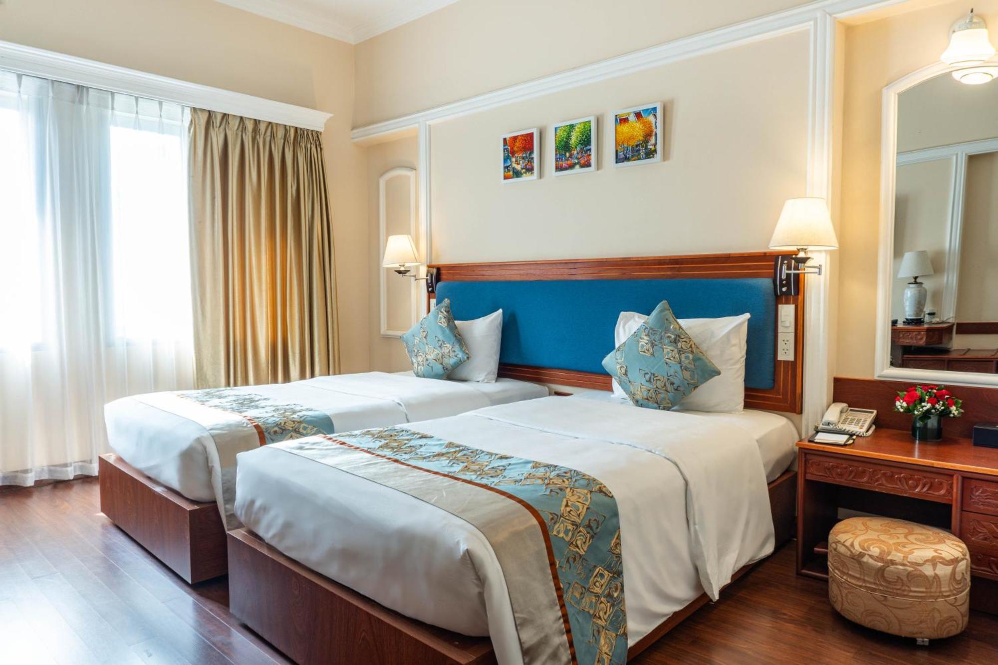 Deluxe Room,1587493974:JPEG