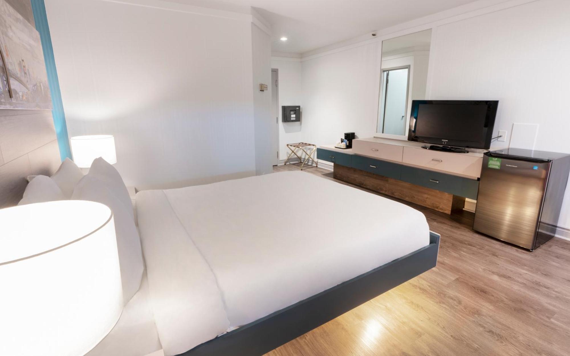 Economy room 1 Double bed Interior Balcony restaurant area,1589130264:JPEG