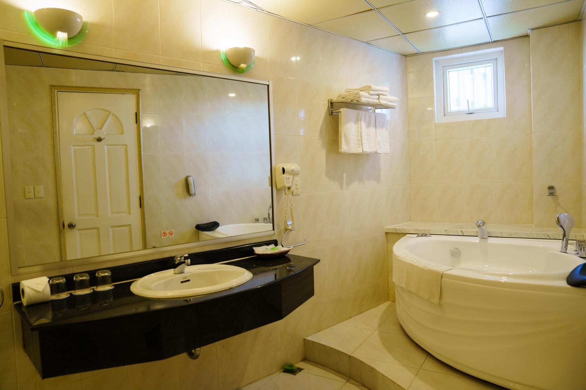 Junior Suite,1594678782:JPEG