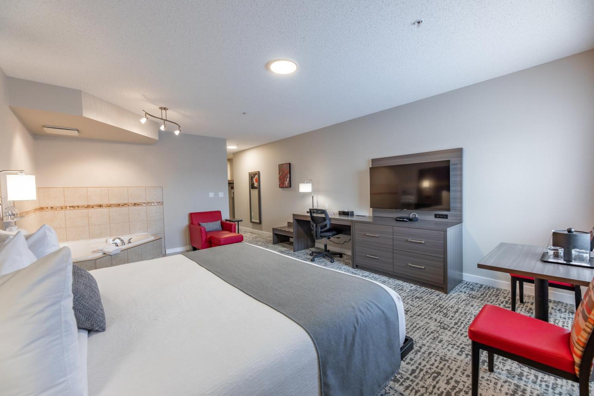 King Suite with Spa Bath with Interior Access