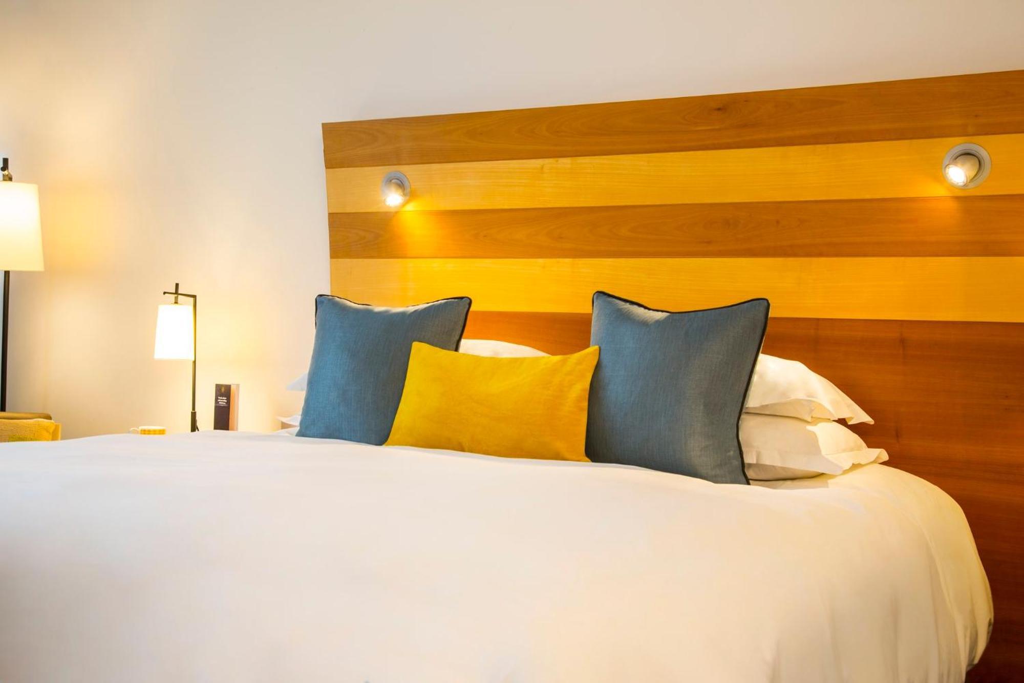 Standard King Room,1611057443:JPEG