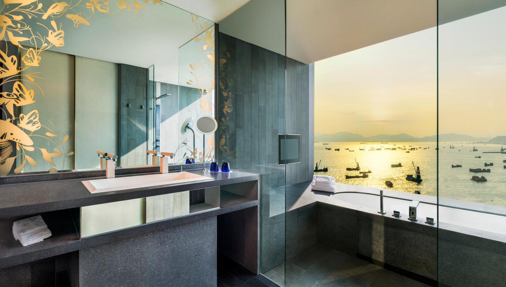Marvelous King Suite with Oceanfront View