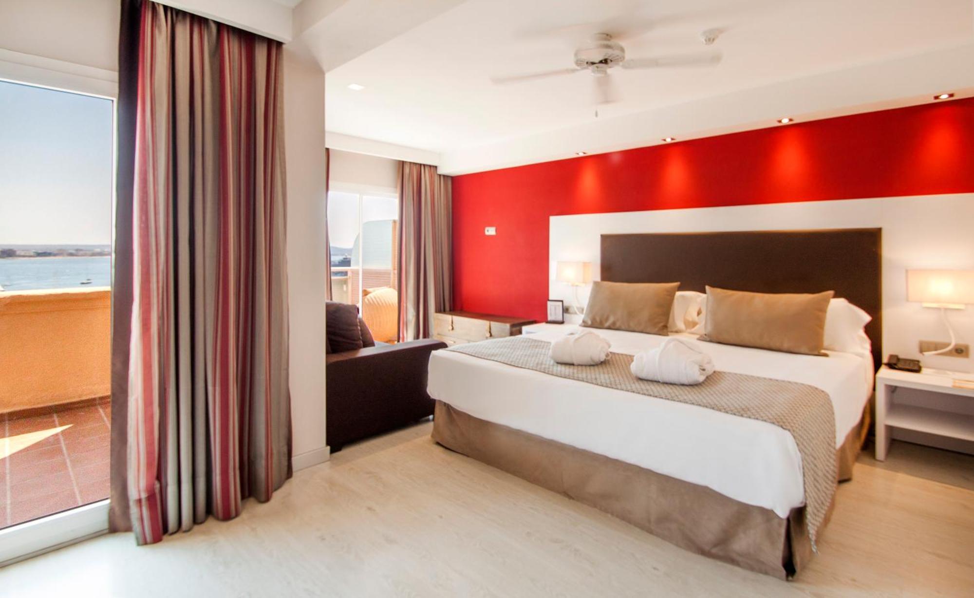 Junior Suite with Private Pool and Sea View,1613661572:JPEG