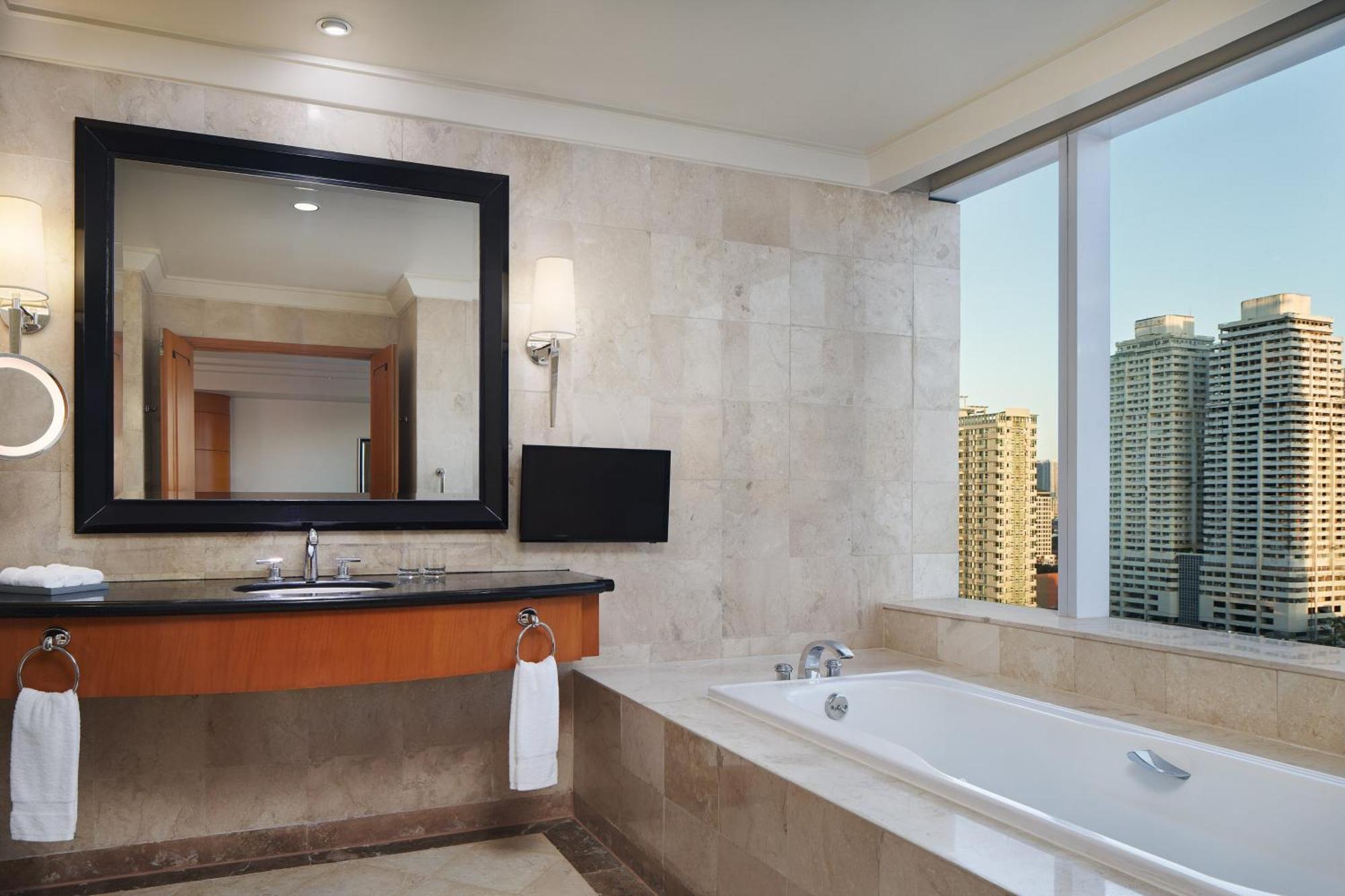 Junior Suite, 1 Bedroom Suite, 1 King, Bay View