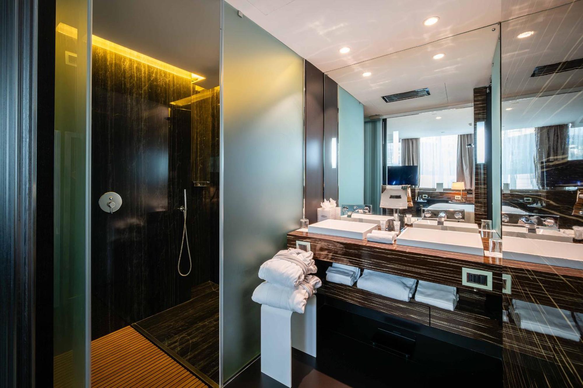 Suite with Zen Garden
