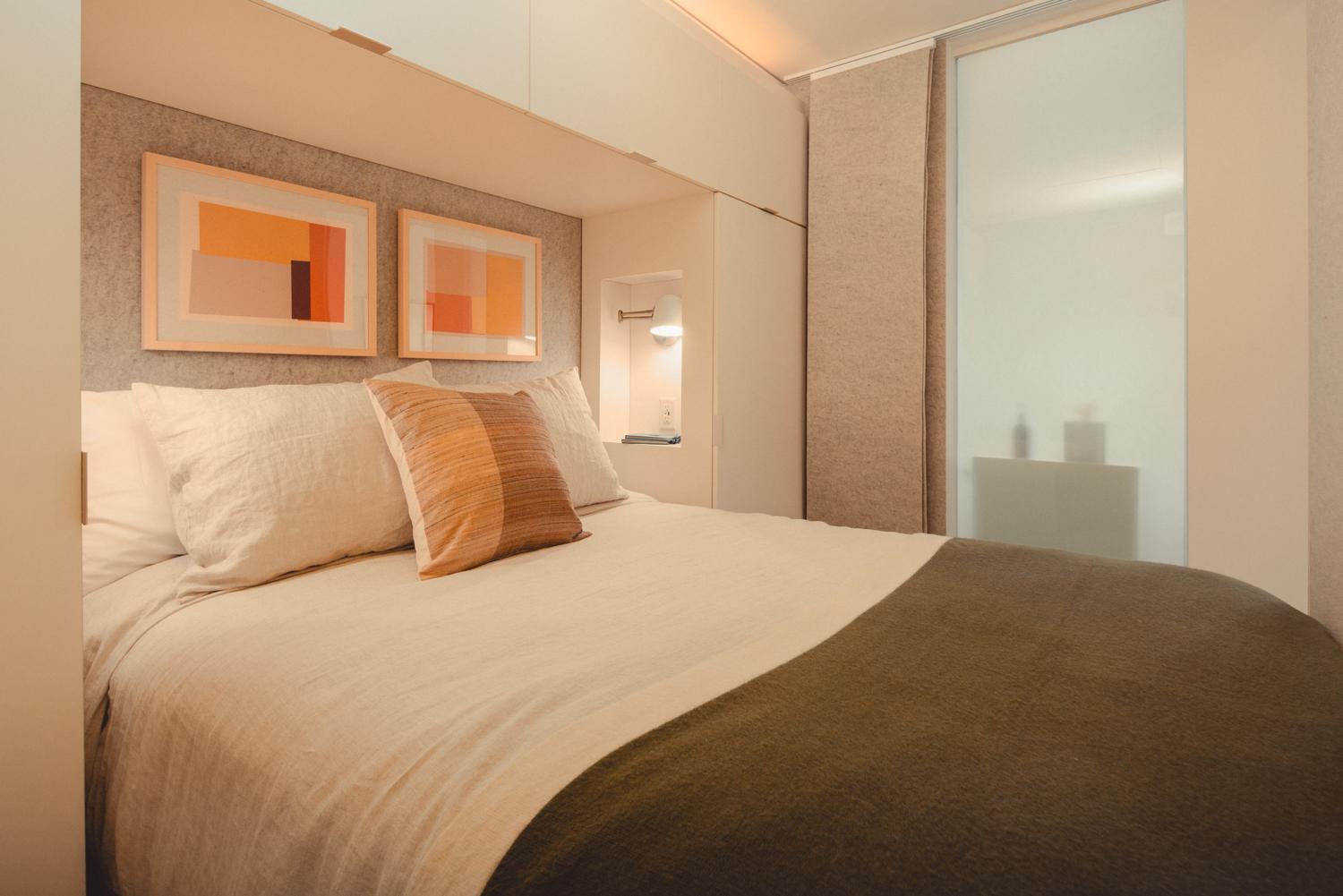 One-Bedroom Apartment with City View,1620323046:JPEG