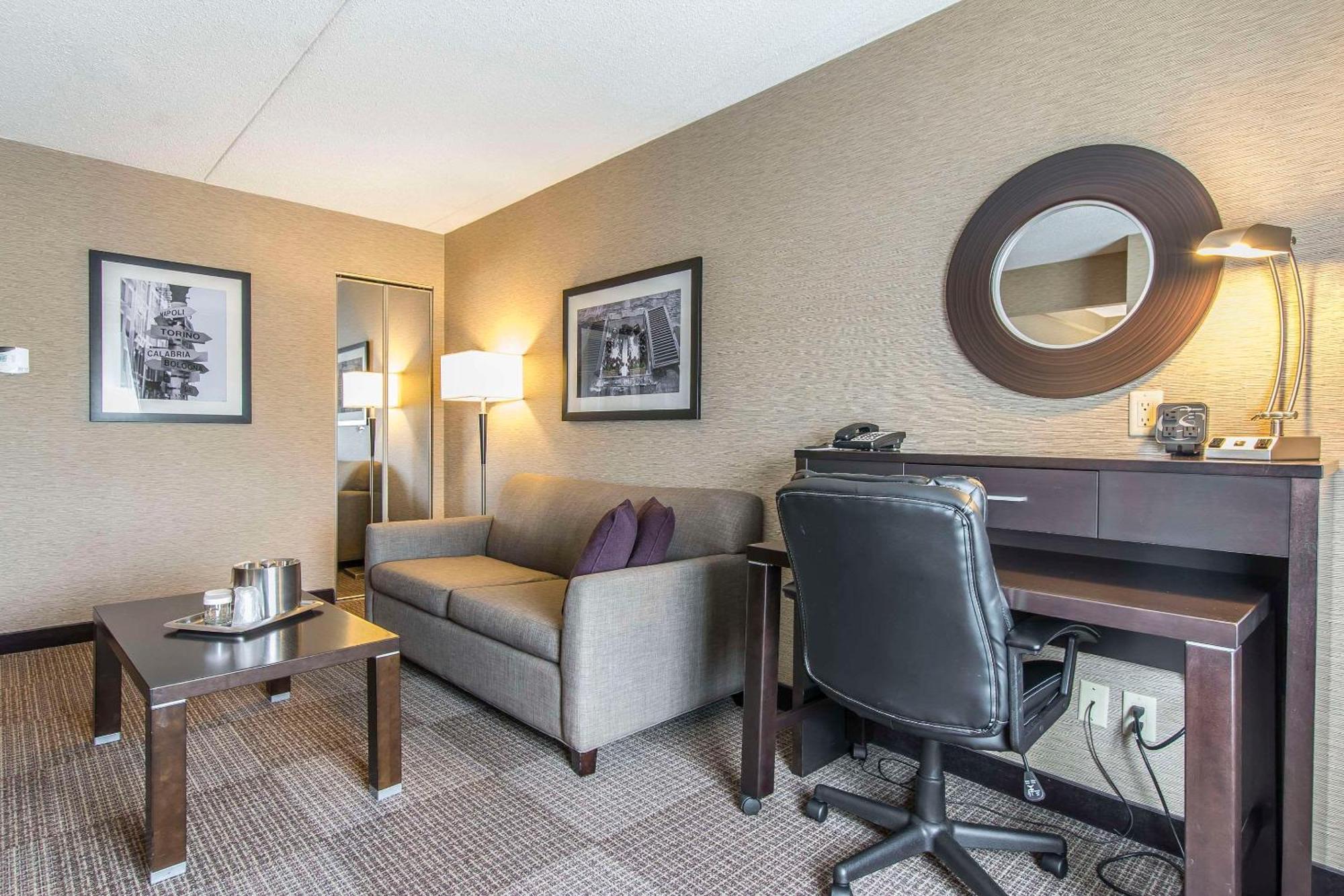 King Suite - Disability Access/Non-Smoking