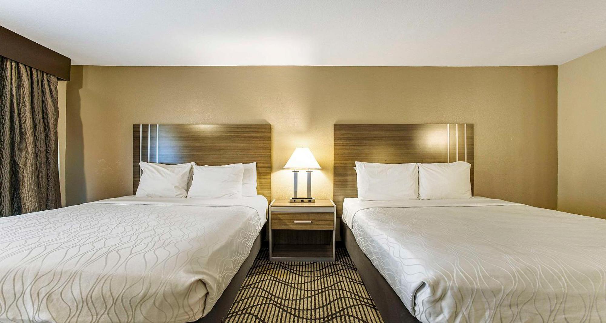 Queen Room with Two Queen Beds and Balcony - Pool View/Non-Smoking