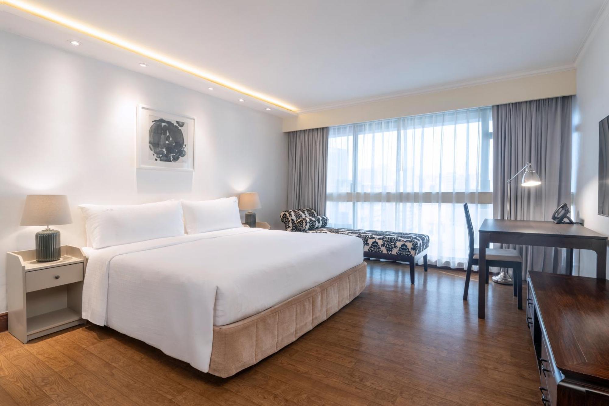 Three-Bedroom Penthouse Suite,1646889109:JPEG