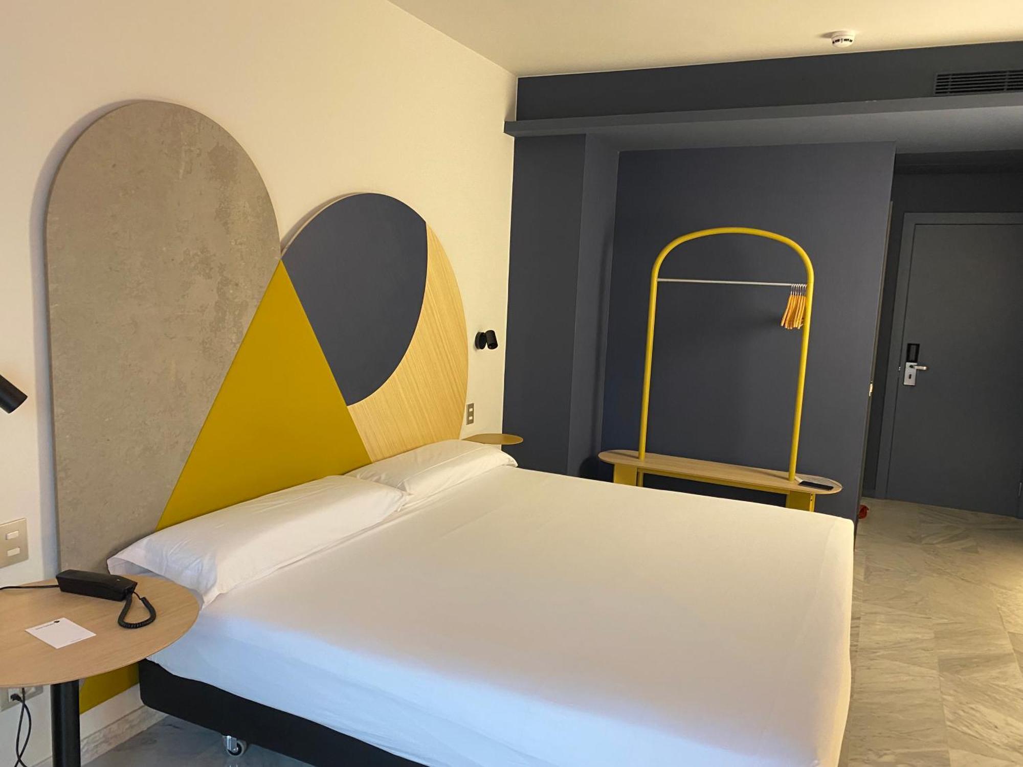 Double or Twin Room (1-2 Adults)