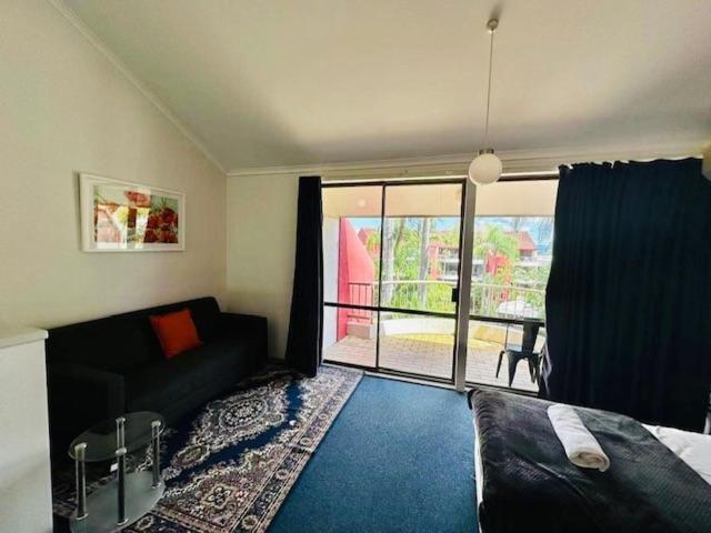 Studio,1660297116:JPEG